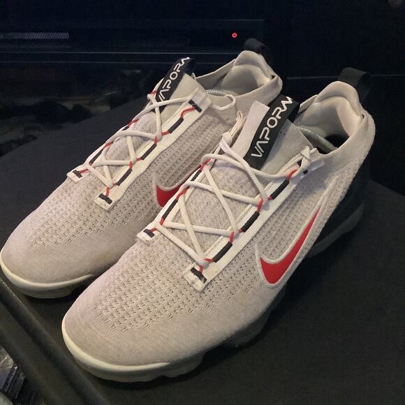 Nike Air Vapormax 2021 Flyknit Light Bone Grey Red Black Men's size 12 - Picture 2 of 7